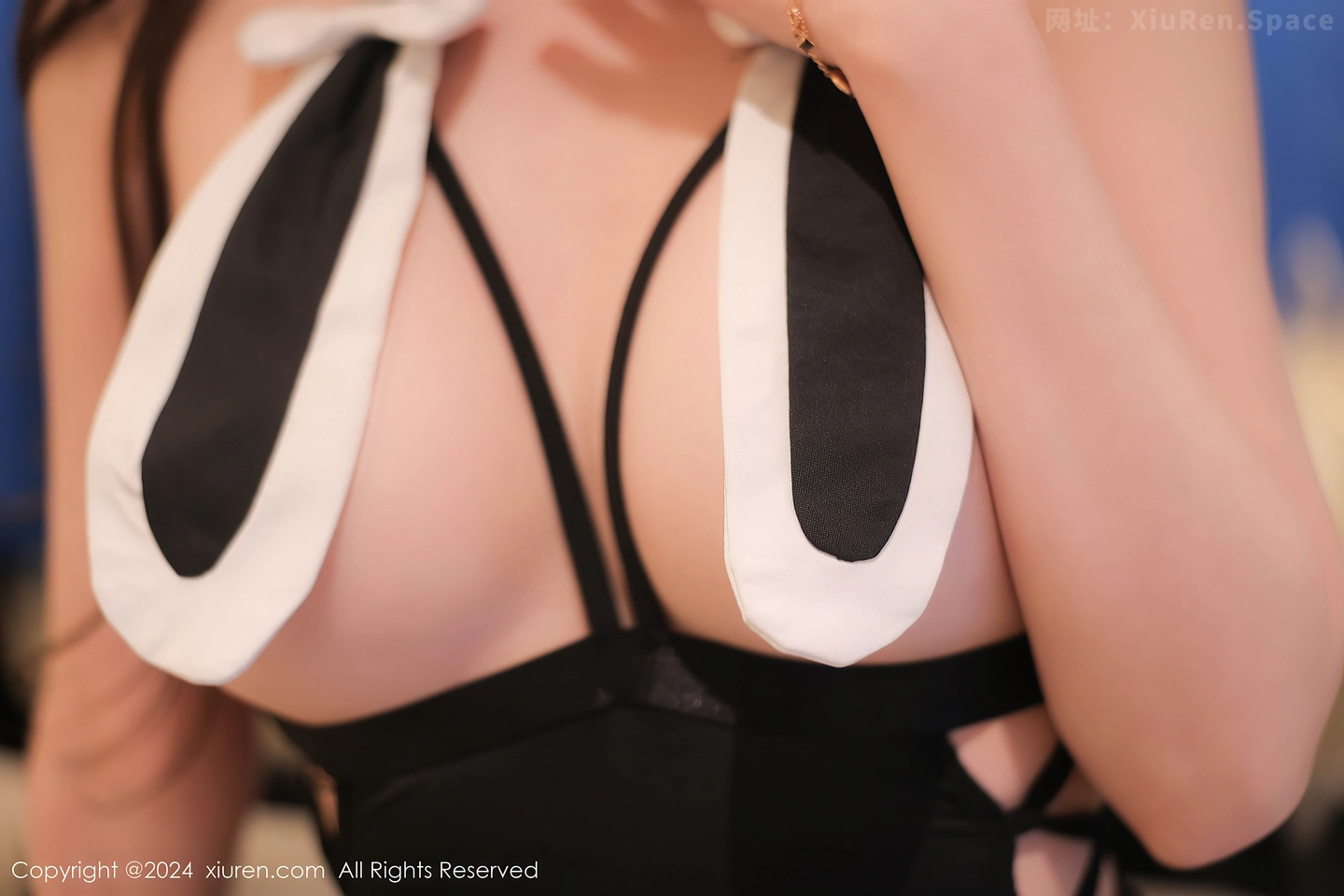 图片[6]-[XiuRen秀人网]VOL.8736 模特奶喵喵性感黑色情趣服饰配黑丝网袜秀翘臀美腿惹火诱惑写真82P-秀人网官方网站